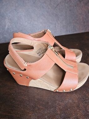 Corkys Cognac Zip It Good Textured Wedge Sandals Size 7